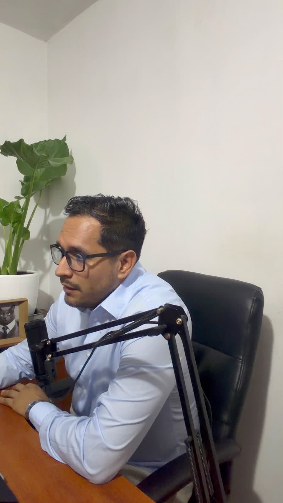 José Andonaire en la charla «Redefiniendo el derecho laboral con inteligencia artificial» de LaboratIA en Lima
